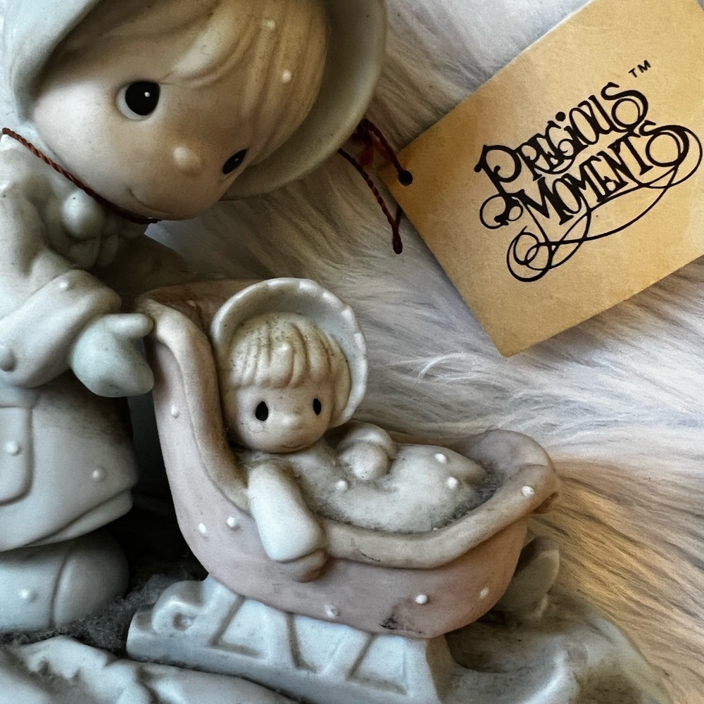 Precious moment figurine January 1987 tags attached pristine condition